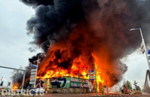 Zeer grote uitslaande brand in loods Keileweg Rotterdam