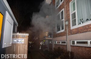 Man gewond bij forse brand in woning Hekbootstraat Rotterdam