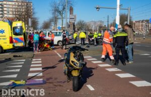 Dronken scooterrijder rijdt wielrenner aan Westzeedijk Rotterdam