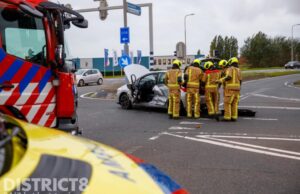 Gewonde en flinke schade na aanrijding Coldenhovelaan Maasdijk