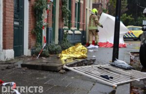 Balkon ingestort met 2 personen erop Binnensingel Vlaardingen