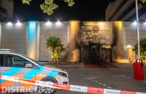 Grote schade na explosie en brand bij trouwcentrum De Brauwweg Schiedam