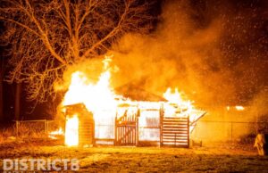 Tuinhuisje volledig in brand Overschiese Kleiweg Rotterdam