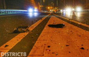 Rijksweg bezaaid met glas na forse aanrijding A20 Schiedam