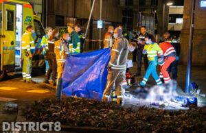 Man op straat overleden, politie staat voor raadsel Blaak Rotterdam