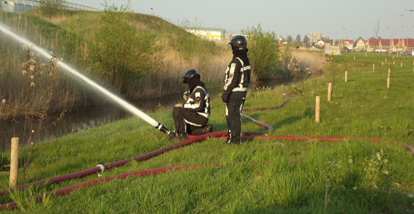 Grasbrand op de Rhoonse Baan in Rhoon