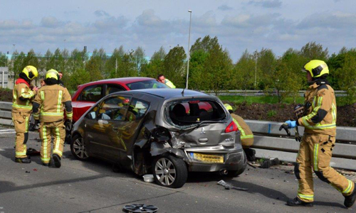 1 mei Flinke schade bij ongeval met twee auto’s Oostweg Zoetermeer