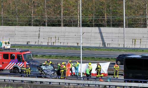 21 april Persoon zwaargewond na aanrijding met touringcar A12 Zoetermeer