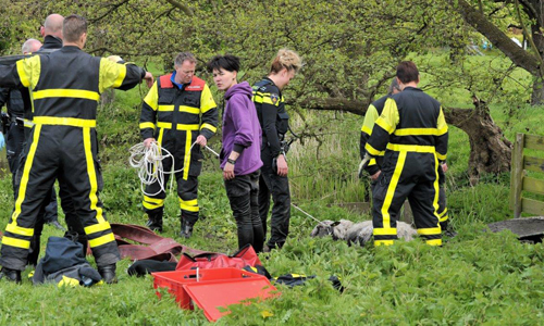 28 april Brandweer rukt uit voor dier te water Westerpark Zoetermeer