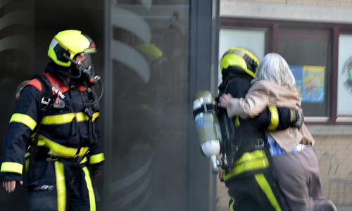 7 mei Veel rook bij brand in flat met seniorenwoningen Juweellaan Zoetermeer