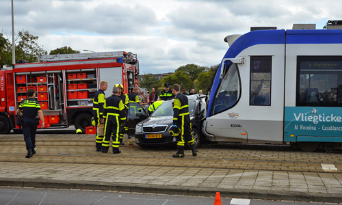 19 oktober Botsing tussen personenauto en tram Escamplaan Den Haag