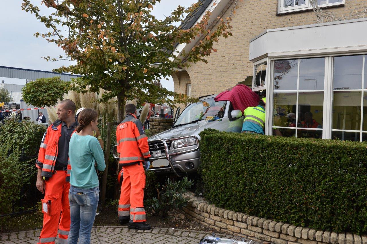 9 oktober Automobilist rijdt woning binnen Marconistraat Bleiswijk