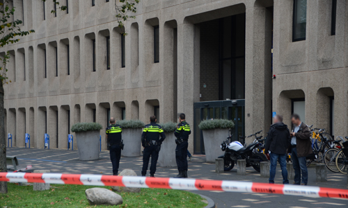 23 oktober Hoofdbureau Politie afgesloten na vondst verdacht pakketje Burgemeester Patijnlaan Den Haag