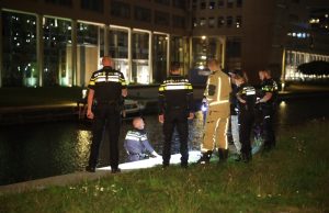 Grote inzet van hulpdiensten door slapende polen Neherkade Den Haag