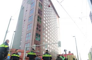 Glazenwasser vast in bakje Van Maanenkade Den Haag