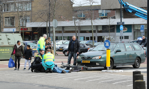 24 maart Fietser gewond bij aanrijding op oversteekplaats Steenvoordelaan Rijswijk