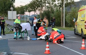 Wielrenner flink gewond na aanrijding met auto Pettendijk Maasdijk