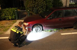 Dronken automobilist klapt op middengeleider Naaldwijkseweg ‘s-Gravenzande