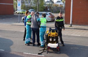 Oudere man gewond na aanrijding Reinier de Graafweg Delft
