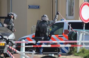 Arrestatieteam ingezet bij persoon met mogelijk vuurwapen Zeekant Den Haag