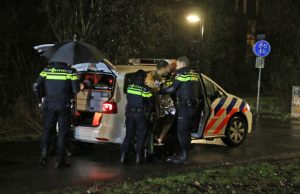 21 december Hulpdiensten rukken uit voor man in sloot Voordijkshoornsepad Delft