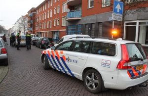 27 december Scooterrijder lichtgewond na botsing met auto Fannius Scholtenstraat Den Haag