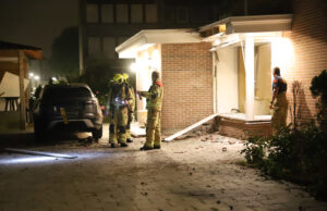 Buurt opgeschrikt door explosie bij woning De Rhijenhof Den Haag