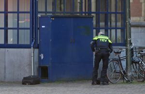 Plein in Den Haag afgesloten in verband met verlaten koffer
