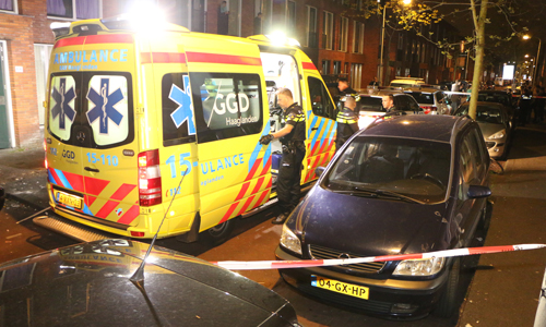 1 mei Wesselsstraat Den Haag afgesloten na horen van knallen en aantreffen gewonde man