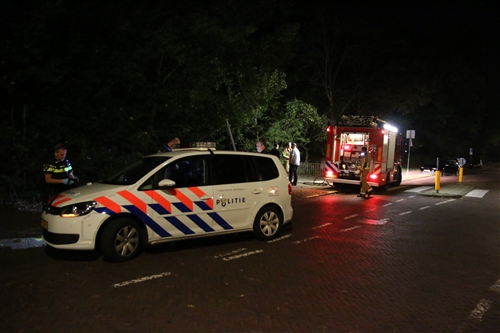 6 oktober Melder buitenbrand houdt mogelijk brandstichter aan Ary van der Spuyweg Den Haag