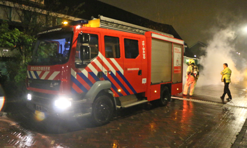 22 oktober Motor gaat in vlammen op in voortuin van woning Berkebroeklaan Den Haag