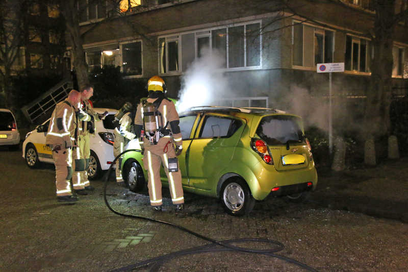 Auto flink beschadigd na brand Drapeniersgaarde Den Haag - District8.net