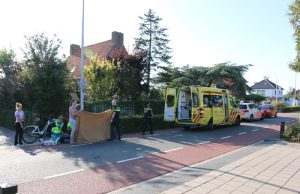 Meisje gewond bij aanrijding auto vs bezorgfiets Opstalweg Naaldwijk
