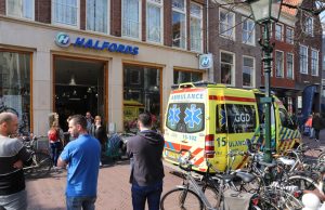 Fietsbatterij vliegt spontaan in brand; drie gewonden Wijnhaven Delft