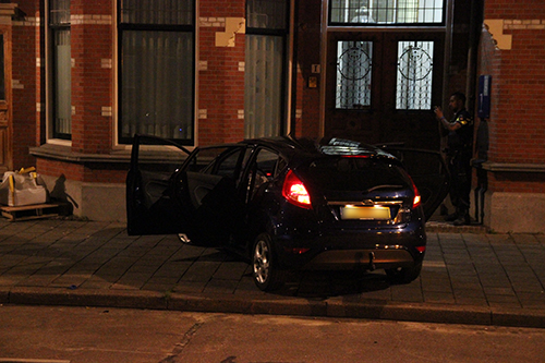 6 september Auto vliegt uit de bocht tegen woning Statenlaan Den Haag