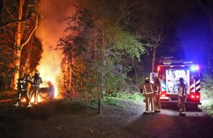 Auto uitgebrand in bos, schoten gehoord Lange Kleiweg Rijswijk