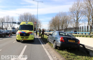 Automobilist verliest macht over stuur op de Europaweg Zoetermeer