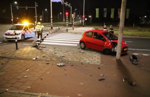Alcoholmobilist ramt verkeerslicht omver Kijkduinsestraat Den Haag