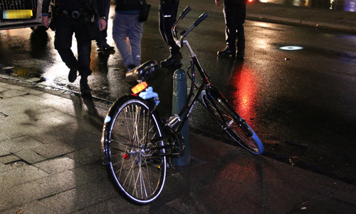 2 december Fietser lichtgewond bij aanrijding Neherkade Den Haag