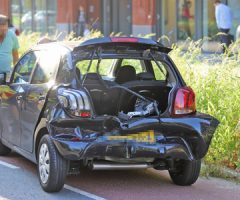 18 september Weg vol met glas na aanrijding tussen 2 voertuigen Martinus Nijhofflaan Delft 18 september Weg vol met glas na aanrijding tussen 2 voertuigen Martinus Nijhofflaan Delft