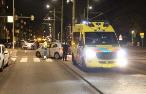 Flinke schade na aanrijding tussen twee voertuigen Laan van Meerdervoort Den Haag