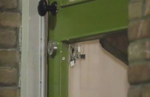 Groot onderzoek na aantreffen van kogelinslag in voordeur woning Hoogveen Den Haag
