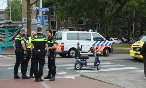 10 juli Opzittende scootmobiel gewond na aanrijding met busje Hengelolaan Den Haag