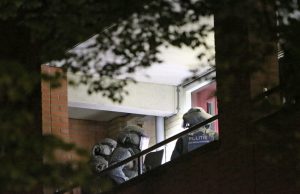 Arrestatieteam valt woning binnen met stungranaat Den Haag