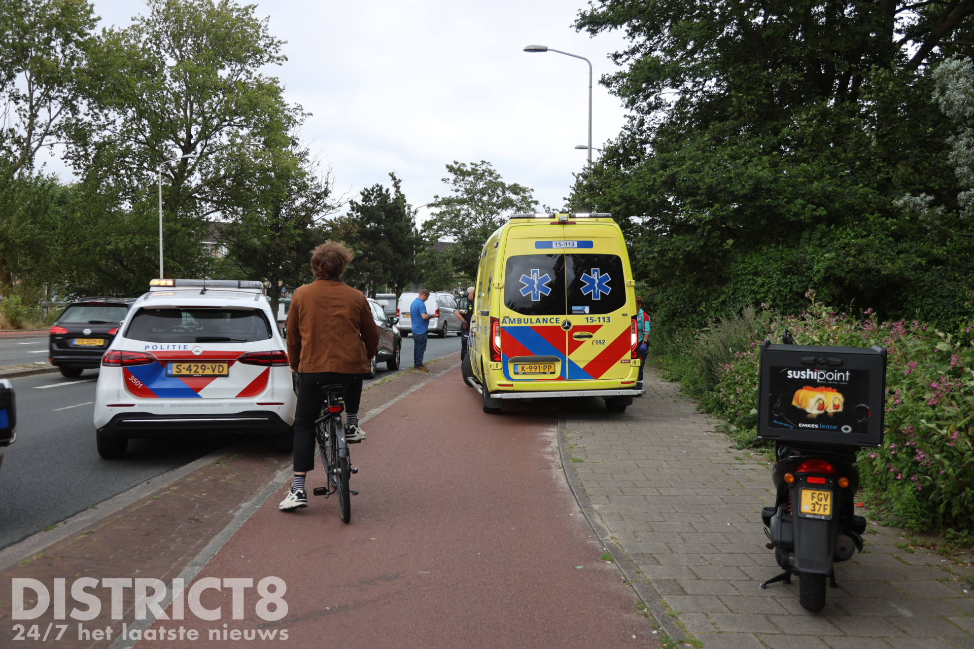Maaltijdbezorger gewond bij aanrijding Soestdijkseplein Den Haag