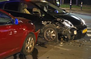 Flinke schade na klapper op kruispunt Westlandseweg Delft