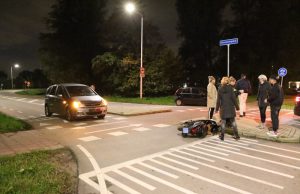 Opzittenden van brommer lichtgewond bij aanrijding Poeldijkseweg Wateringen