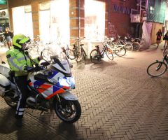 12 augustus Grote politie-inzet bij opstootje tijdens uitgaansnacht Kromstraat Delft 12 augustus Grote politie-inzet bij opstootje tijdens uitgaansnacht Kromstraat Delft
