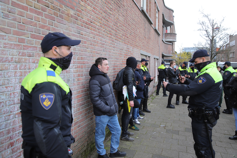 Арест гааги. В Гааге более 200 человек задержаны в ходе акции протеста. Заключенные в Гааге.