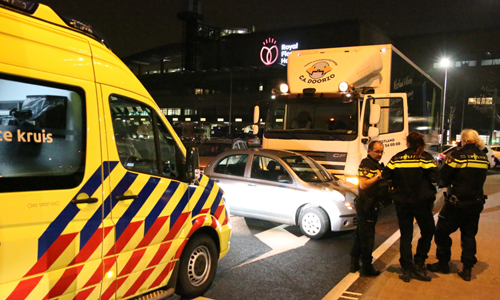 27 november Lichtgewonde bij ongeval tussen vrachtwagen en auto Middel Broekweg Naaldwijk